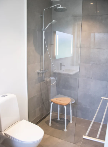 Senior24