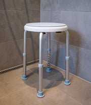 Badehocker mit drehbarem Sitz