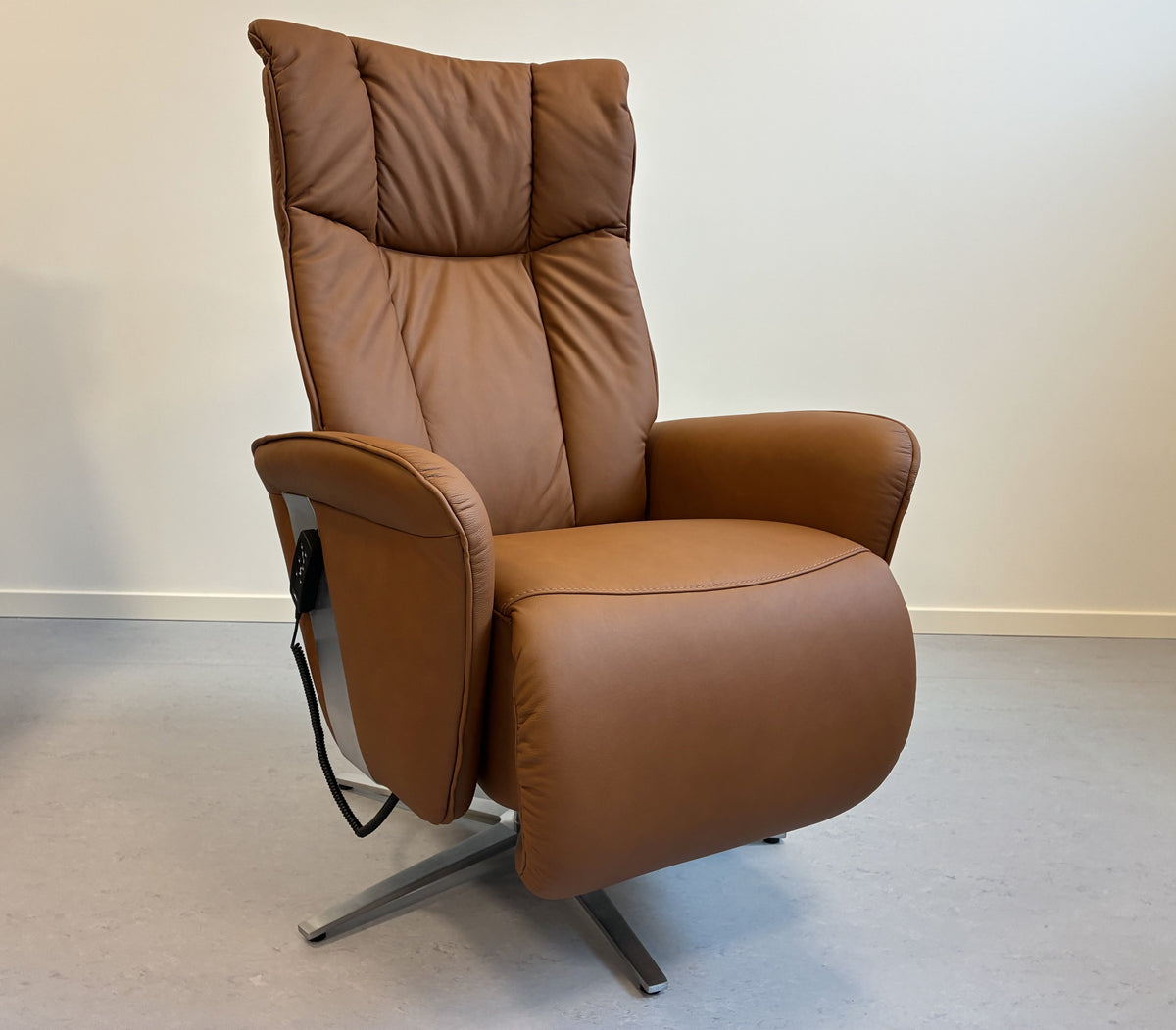 Himolla 7927 Aufstehsessel mit Drehfuß