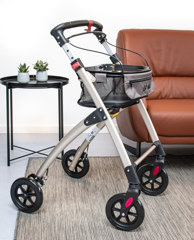 Jaguar Rollator, smarter Indoor-Rollator