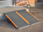Rollstuhlrampe aus Kohlefaser, 82 cm.