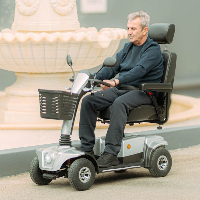 Komfortables Elektromobil, Mobiak ARES
