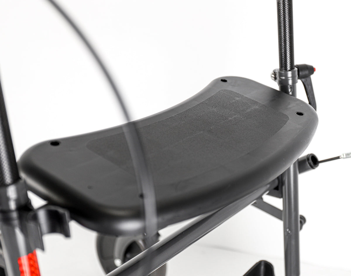 Preiswerter Rollator mit Korb und Ablage