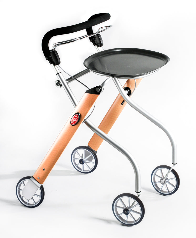 TrustCare 'Let's Go' Indoor-Rollator mit Tablett und Stoffkorb.